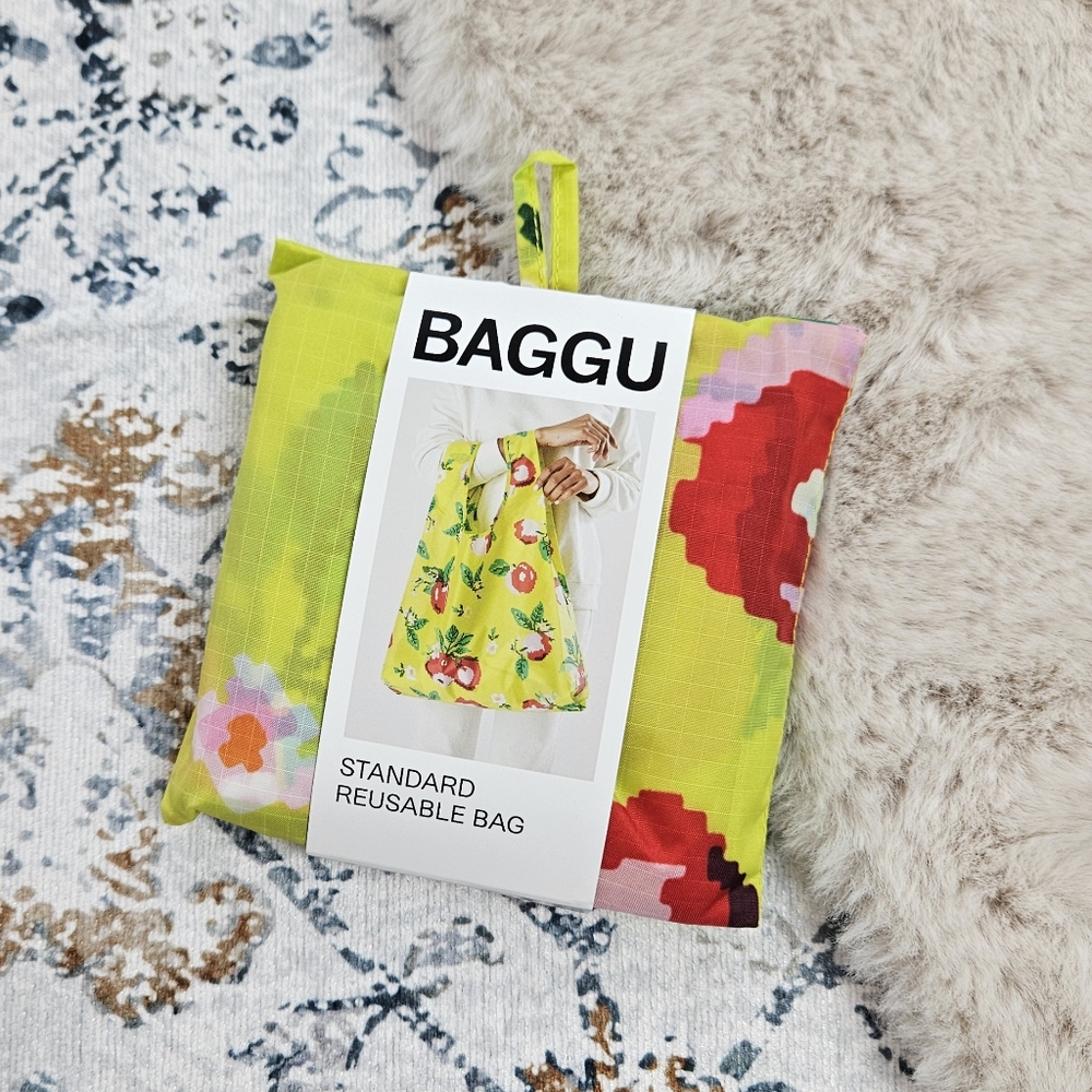 Baggu Standard Reusable Bag Needlepoint Apple